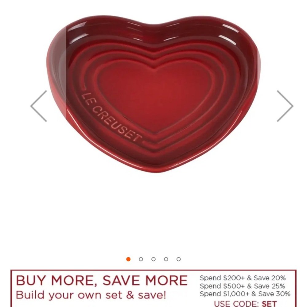 Le Creuset Cherry Red Heart-Shaped Stoneware Set - Picture 4 of 4